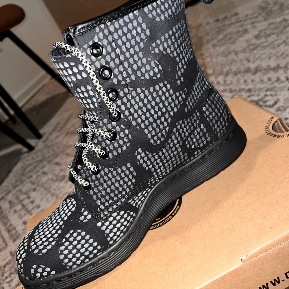 Dr. Martens Air- Wair Boots - Newton